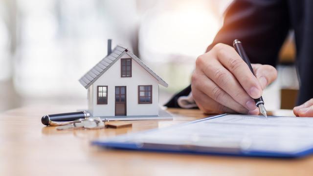 Kurbana girer gibi ev almak! Bankalarda ortak konut kredisi dönemi... Bir ilk: 4 tanıdığını getirene kredi kolaylığı