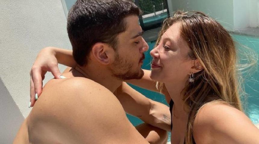 Mehmet Ali Erbil'in kızı Yasmin Erbil sevgilisi Yiğit Poyraz'la romantik paylaşım! Öpücük pozunu paylaştılar