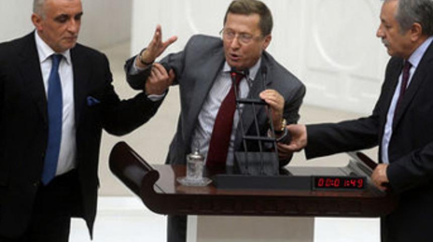 "Sizde biraz namus biraz şeref varsa!"