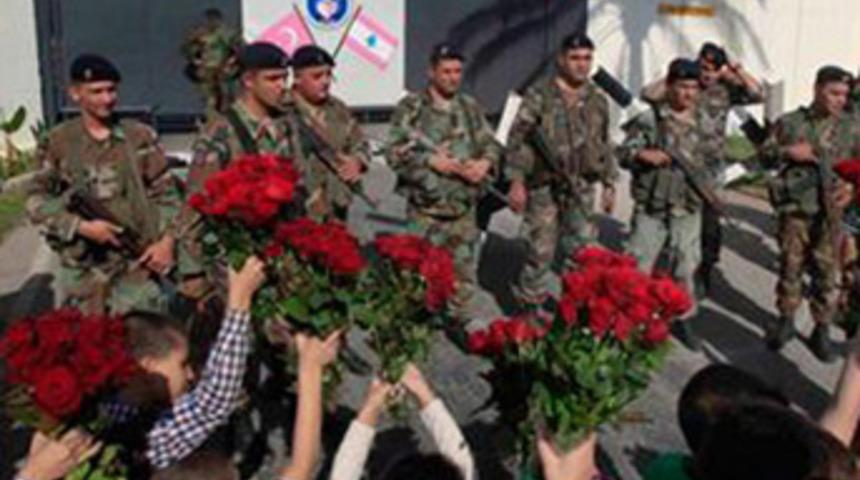 Türk askerlerine görülmemiş protesto