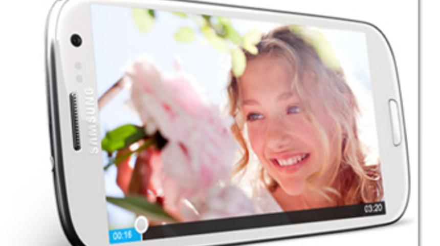 Samsung Galaxy S3, iPhone 4S&rsquo;i Alt Etti