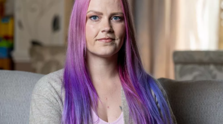 Regl dönemlerinde bir günde paket paket hijyenik ped değiştirmek zorunda kalıyordu! Nedeni bambaşkaymış: "Meğerse iki rahmim varmış"