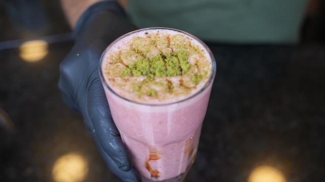 Sıcak havaların vazgeçilmezi atoma ilgi arttı! Bağışıklık sistemini güçlendiriyor, enerji veriyor