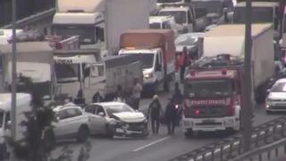 Son dakika | 10 araç birbirine girdi! TEM Otoyolu'nda zincirleme kaza: Yaralılar var