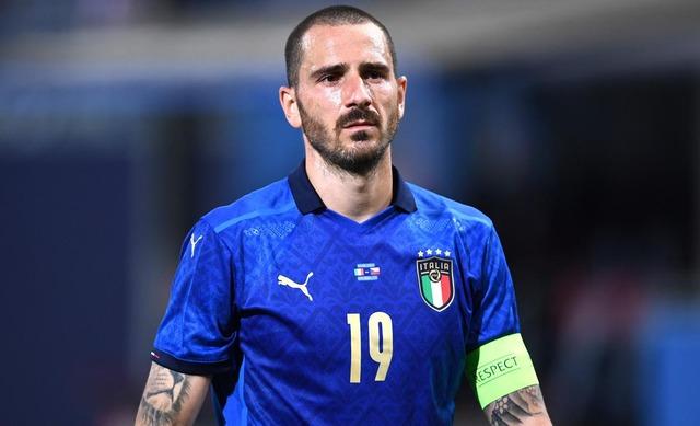 Futbolu bırakacağını açıklayan Fenerbahçeli oyuncu Bonucci'ye 2 talip birden! 640xauto