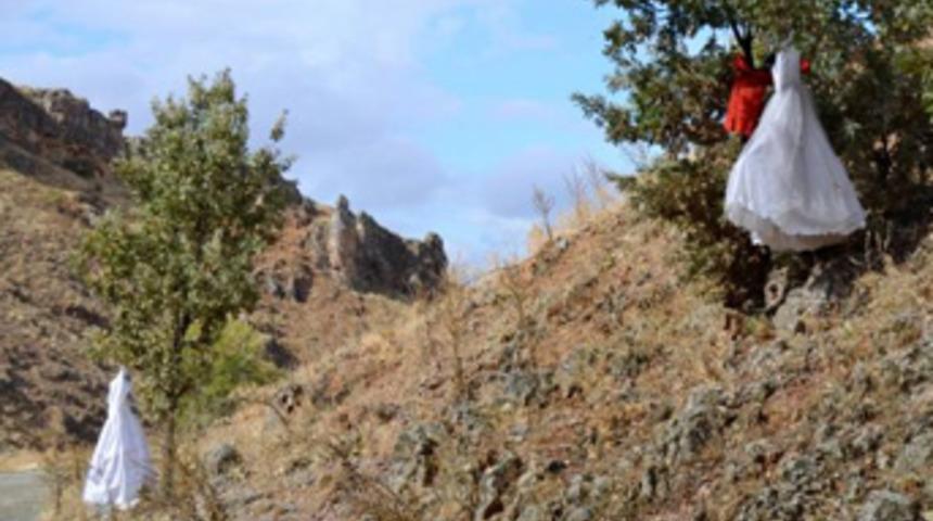 Gen&ccedil; kızların hayallerini yıktı!