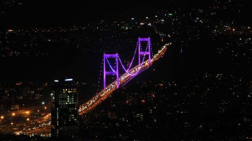 İstanbul'da pembe gece