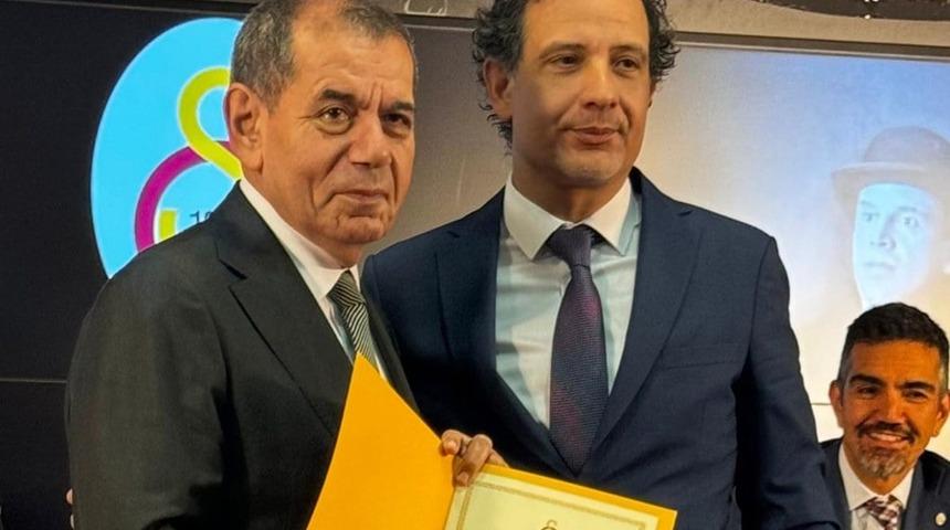 Galatasaray’da yeni yönetim mazbatalarını aldı