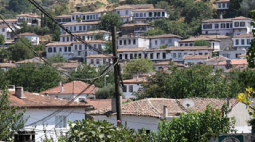 Şirince 'kıyamet bereketi' yaşıyor