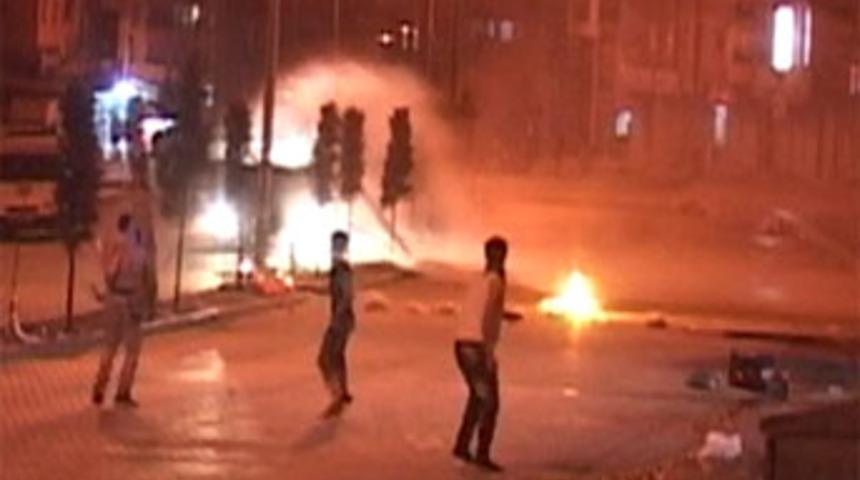 Lice protestosunda bina ateşe verildi