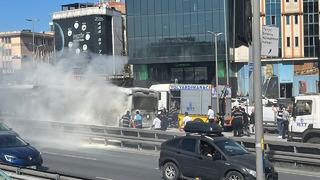 İstanbul'da metrobüste yangın! Çok sayıda ekip sevk edildi
