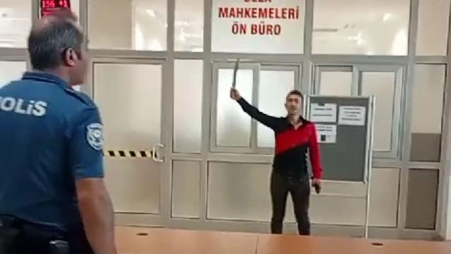 Adana'da ilginç olay! Adliyede bıçak çıkartıp kendini 'Mehdi' ilan etti 'Bana karşı gelirseniz...'