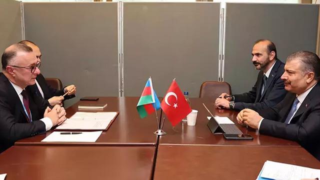 Bakan Koca İsviçre'de mevkidaşları ile görüştü!