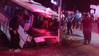 Kırıkkale'de feci kaza! Yolcu minibüsü ile otomobil çarpıştı: 22 yaralı