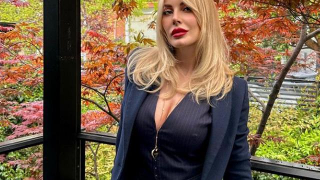 Estetiklerini tek tek saymıştı... Söylemezsem Olmaz sunucusu Hande Sarıoğlu'nun eski hali sosyal medyayı salladı! Görenler tanıyamadı