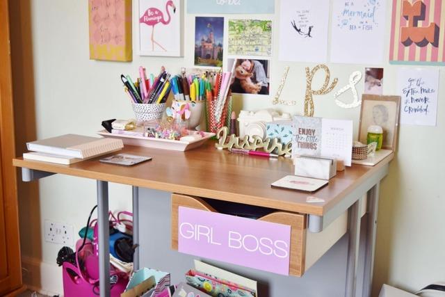 Blogger-Desk-Tour-1-1440x960