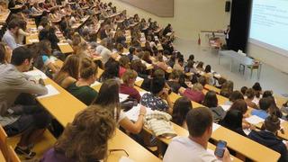  İzmir'de 30 yaş üstü öğrencileri üzecek haber!  Sınır getirildi