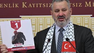 AK Partili vekil gözyaşlarını tutamadı: Taze kızarmış tavuk başlığıyla servis ettiler…