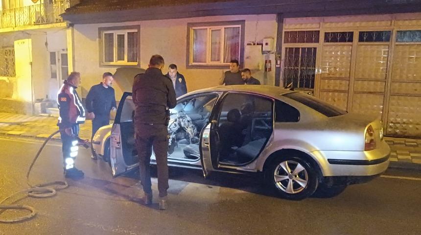 Bilecik'te seyir halindeki otomobil yandı
