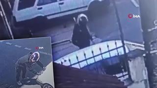 Küçükçekmece'de bir otele el bombalı saldırı girişimi: Saldırgan kamerada!