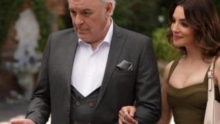 5 ay önce boşanmıştı... 63 yaşındaki ünlü oyuncu Burak Sergen dördüncü kez evlendi 