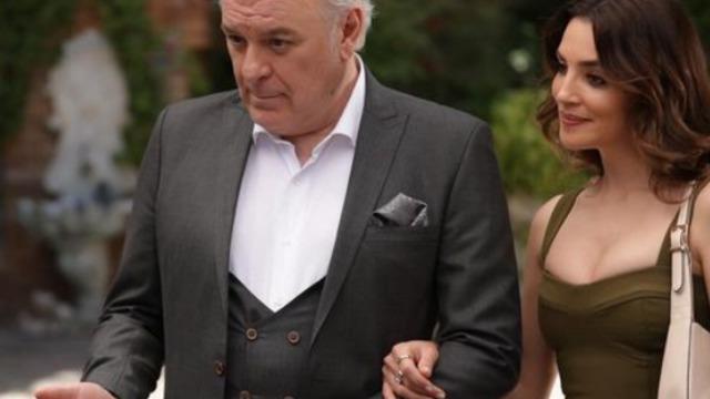 5 ay önce boşanmıştı... 63 yaşındaki ünlü oyuncu Burak Sergen dördüncü kez evlendi 