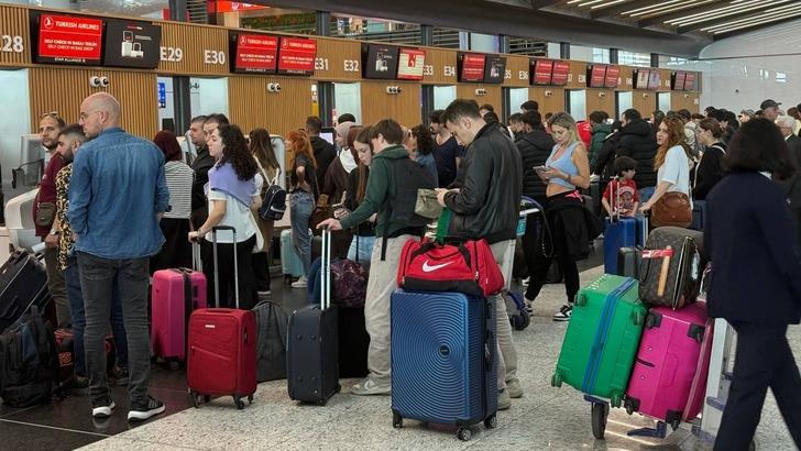 Seyahat edecek herkes için zorunlu oldu! Tüm havalimanlarında geçerli: Ceza rakamındaki artışa destek
