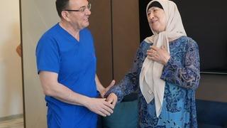 5 yıllık şikayete Türk hekim son verdi! Sağlığına kavuşan Kırgız kadın: Türk hekimlerinin elleri altın