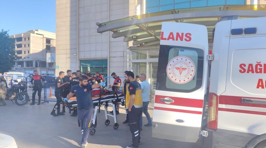 Şanlıurfa'da acı olay! Mercimek hasadı yapan iş makinesi yüksek gerilim hattına takıldı: 2 ölü, 3 ağır yaralı