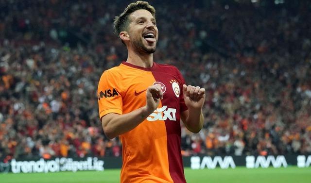  Dursun Özbek, teknik direktör Okan Buruk ve Belçikalı futbolcu Dries Mertens ile ilgili soruya yanıt verdi. 640xauto