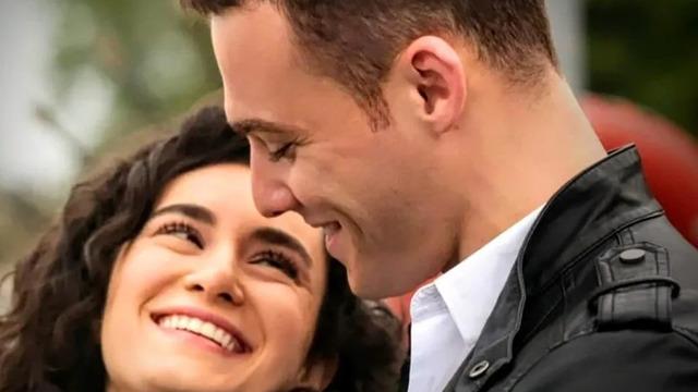 Kerem Bürsin ile Hande Doğandemir, 11 yıl sonra birlikte poz verdi