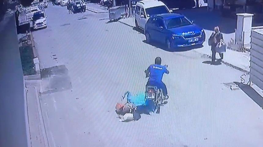 Eteği motosikletin zincirine takıldı... Yerde sürüklenip ölümden döndü! Ekiplere yolda yürürken ayağının takıldığını söylemiş