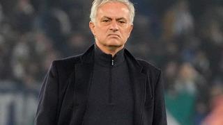 Fenerbahçeli taraftarlar Jose Mourinho paylaşımlarına tepki gösteriyor! ''Kafamı duvarlara vuracağım şimdi!''