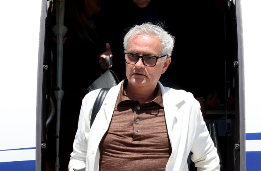 Mourinho'nun helikopteri rotasını stadyuma kırdı!