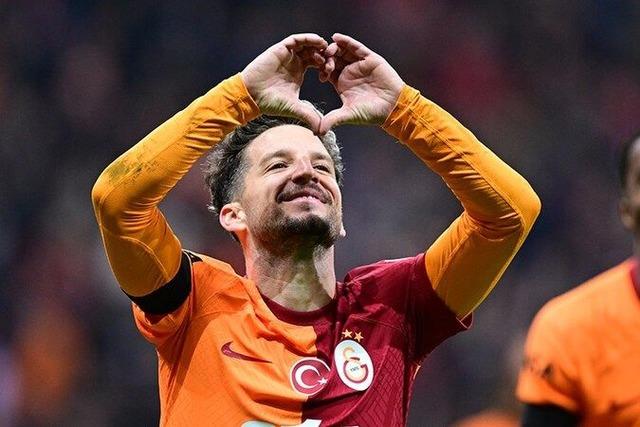 galatasarayli-dries-mertense-napoliden-muthis-teklif-iste-belcikalinin-son-karari-2