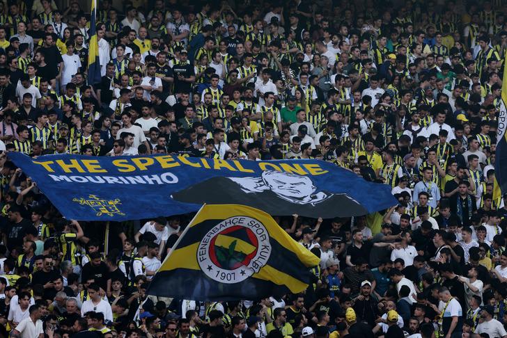 Fenerbahçe'nin yeni hocası Jose Mourinho resmi imzayı attı! Açıklamaları dikkat çekti "Ben artık size aitim" G3