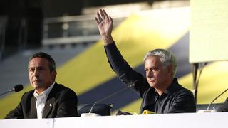 Tüm dünya Fenerbahçe'yi konuştu, Avrupa basını şaşkınlığını gizleyemedi! Mourinho'nun imzası sonrası bu başlıkları attılar: Çılgın kalabalık