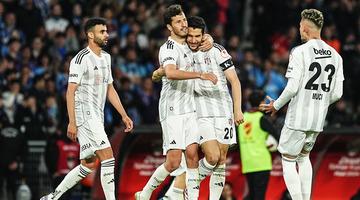 Beşiktaş'ta ayrılık! Rachid Ghezzal takıme böyle veda etti