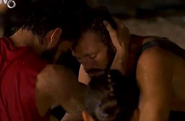 Survivor'da en büyük şampiyonluk adaylarından Hilmi Cem elendi! Atakan ile mücadelesinde duygusal anlar