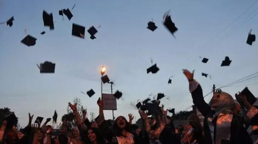 Son dakika | Lise mezuniyetlerinde balo yasağı tartışmasına son noktayı koydu! "Velilerimize ilave yük getirmeyin"