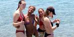 Antalya'da hava sıcaklığı arttı, plajlar doldu taştı