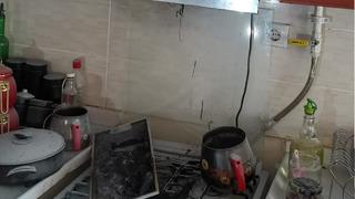 Mutfak aspiratöründe biriken yağlar az kalsın faciaya yol açıyordu! Bir anda alev aldı