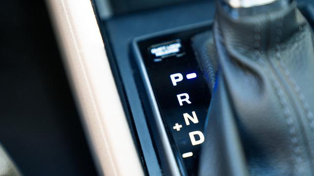 Otomatik vites araba kullanımı: Otomatik vites araba nasıl kullanılır? Otomatik vites harfleri ve anlamları