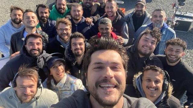Alperen Duymaz, Engin Öztürk ve Büşra Develi’yi başrollerde buluşturmuştu... Aşkın Pusulası dizisinin seti durdu! Ekibe ödeme yapılmadı