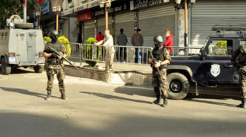 Diyarbakır'da hayat durdu