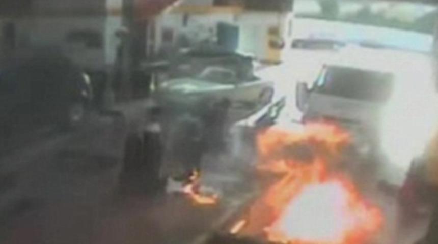 Patlama anı g&uuml;venlik kamerasında