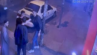 Kız kavgası kanlı bitti! Sokak ortasındaki cinayet anı saniye saniye kamerada