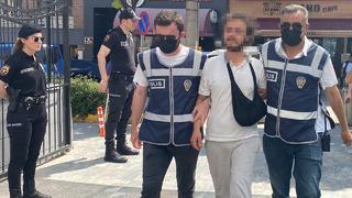 Alkol aldı, cami cami gezip Kur'an-ı Kerim'leri yırttı