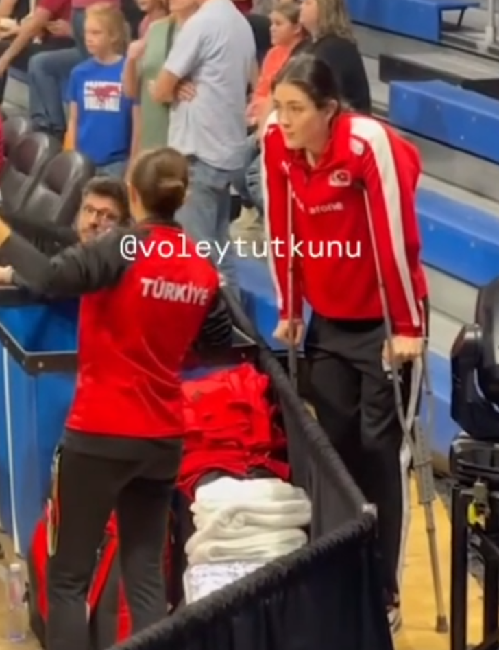Zehra Güneş'in son hali görenleri kahrettirdi! Takım arkadaşlarını desteklemeye koltuk değnekleriyle geldi G5