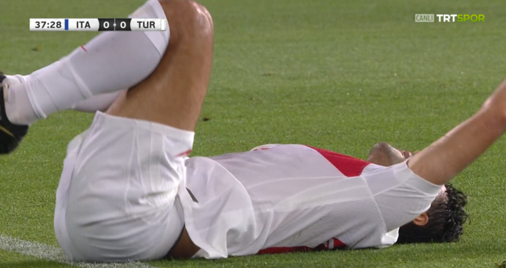 Avrupa Şampiyonası öncesi Ozan Kabak'tan kötü haber! Yaşadığı sakatlık sonrası sahayı sedyeyle terk etti G5